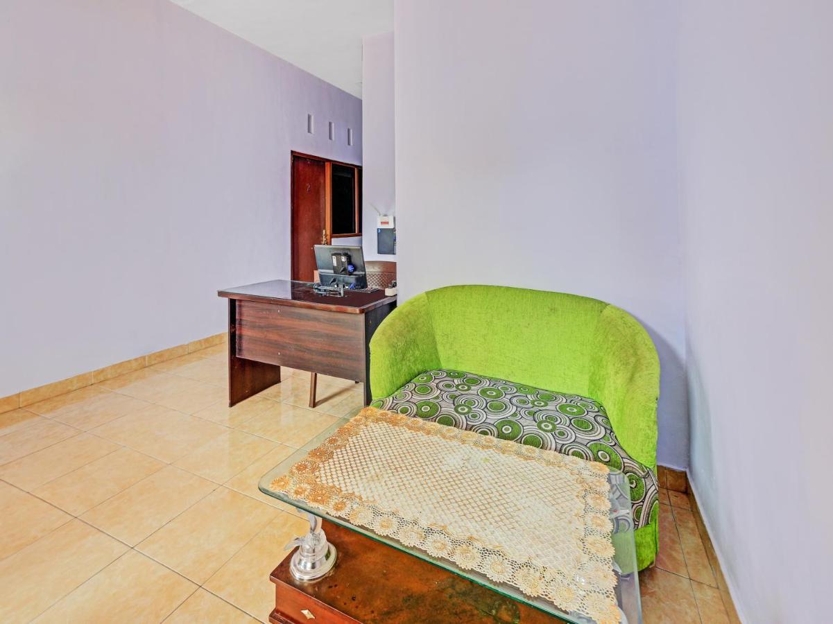 Oyo 90344 Wijayanti Hotel Banyuwangi  Kültér fotó