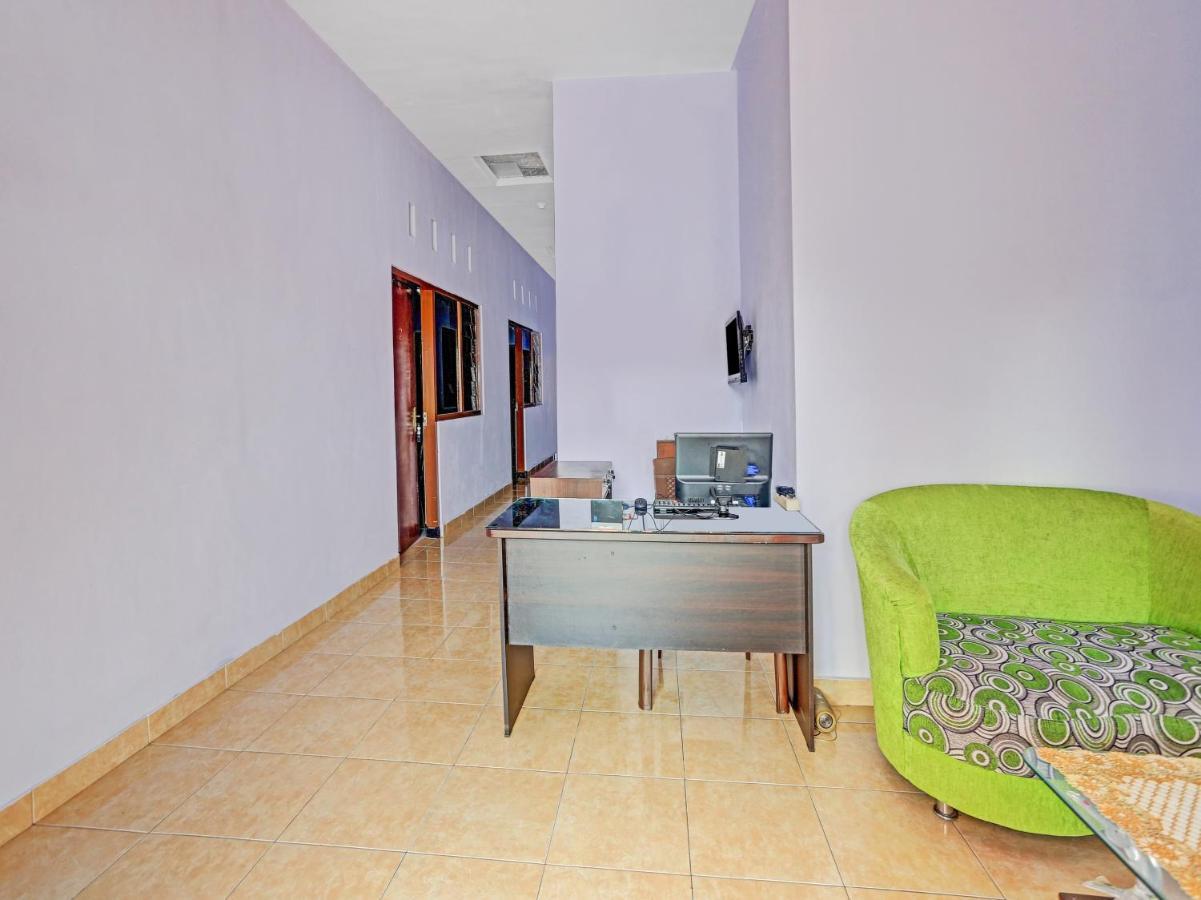Oyo 90344 Wijayanti Hotel Banyuwangi  Kültér fotó
