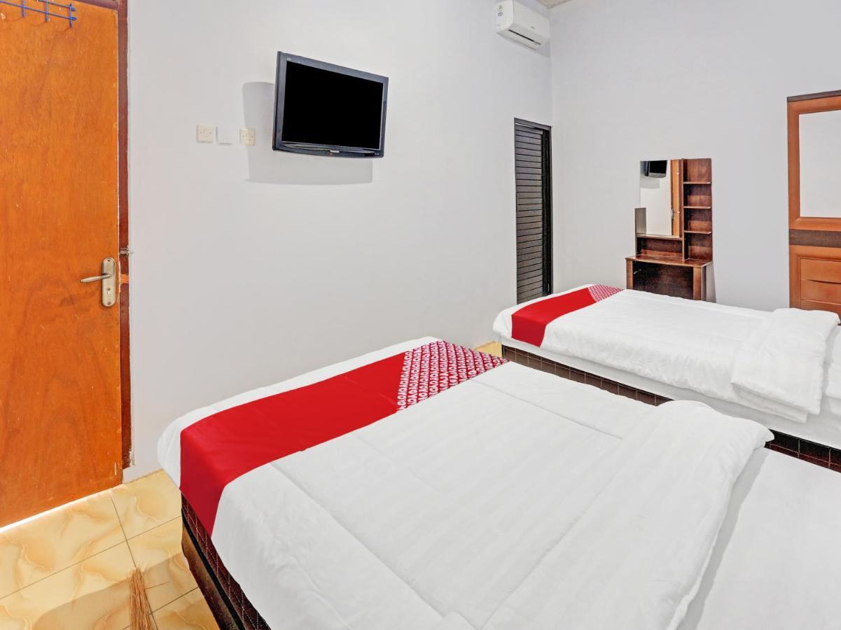 Oyo 90344 Wijayanti Hotel Banyuwangi  Kültér fotó