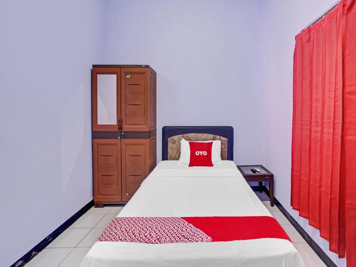 Oyo 90344 Wijayanti Hotel Banyuwangi  Kültér fotó