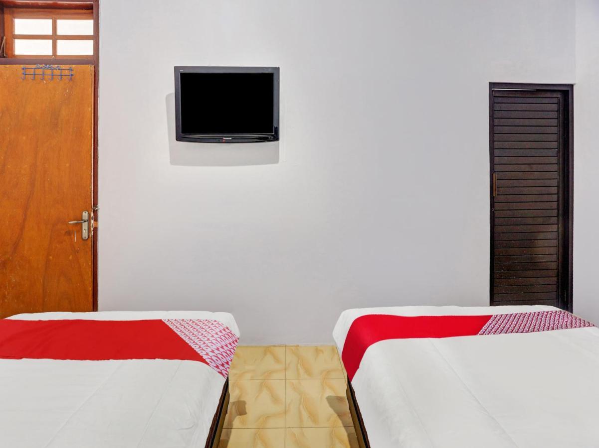 Oyo 90344 Wijayanti Hotel Banyuwangi  Kültér fotó