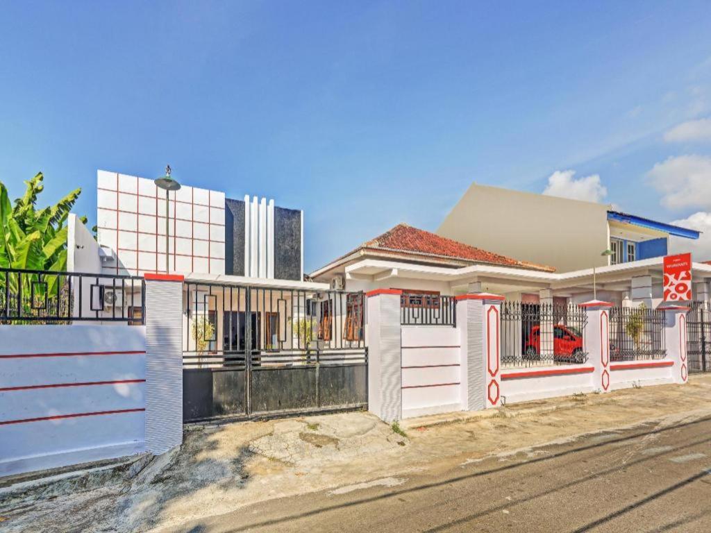Oyo 90344 Wijayanti Hotel Banyuwangi  Kültér fotó